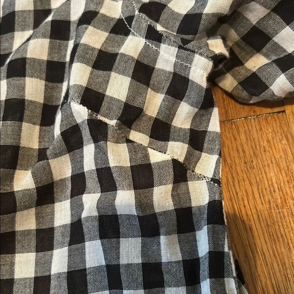J. Crew Black and White‎ Checkered Blouse with ruffles tunic 100% cotton size 6